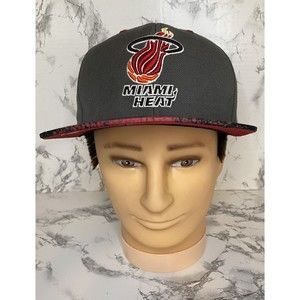 Miami Heat NBA Mitchell & Ness Hardwood Classic Snapback Hat Cap unisex